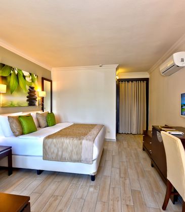 Tui Blue Marmaris (ех. Sensimar Marmaris Imperial Hotel; Suntopia Marmaris Imperial)