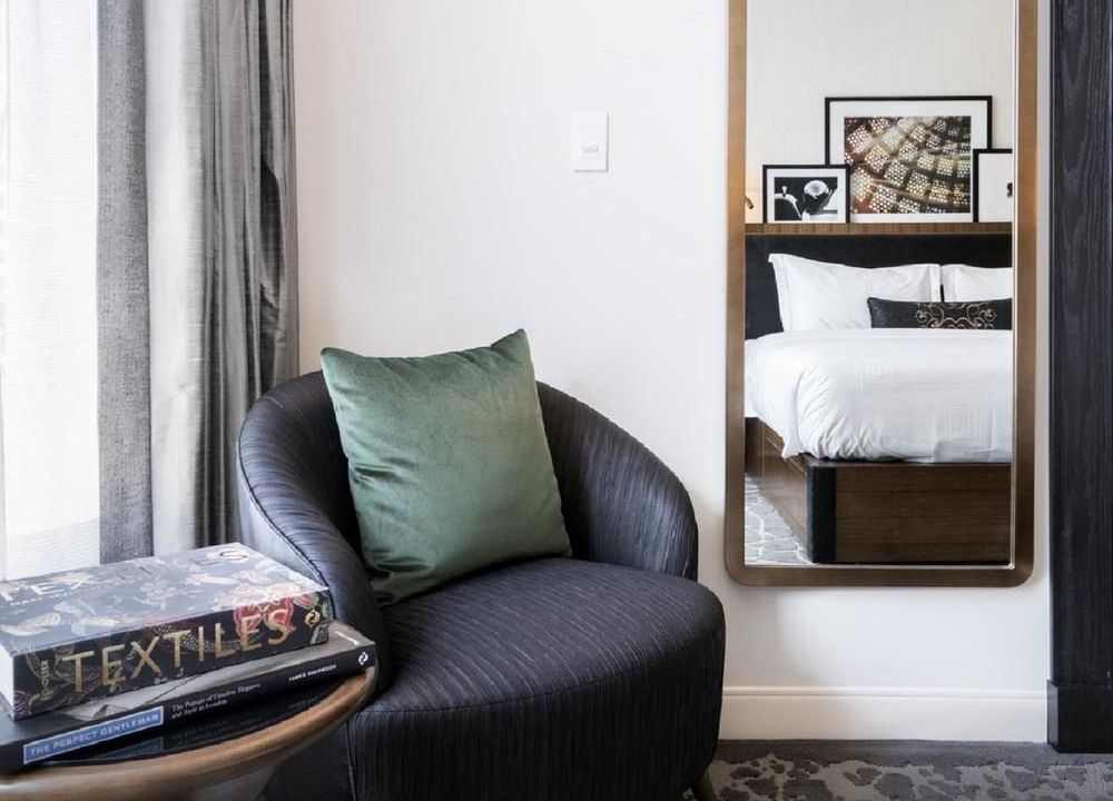 LondonHouse Chicago, Curio Collection by Hilton