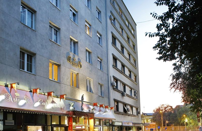 Queen's Astoria Design Hotel