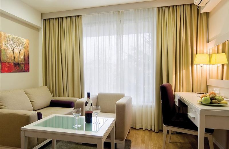 Hotel M