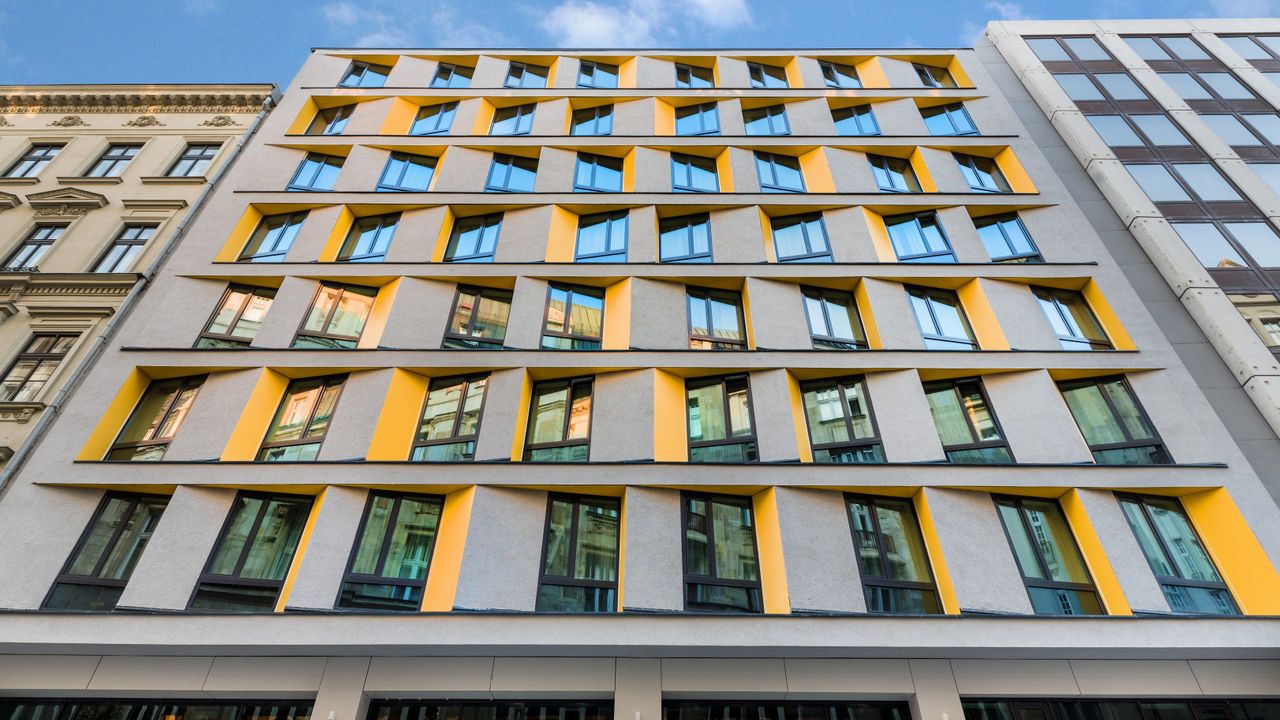 D8 Hotel