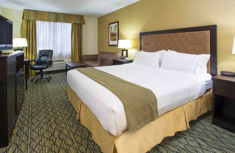 Holiday Inn Express Hotel & Suites Columbus Airport, an IHG Hotel