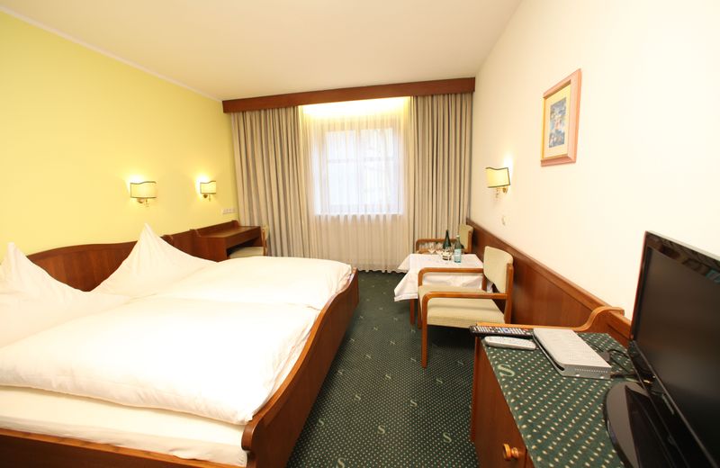 Hotel-Landgasthof Schuster