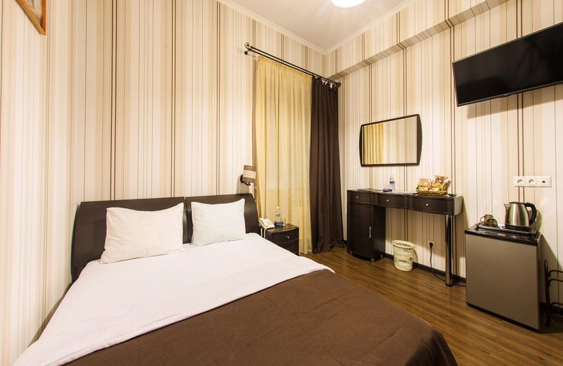 Hotel 7 Dorog