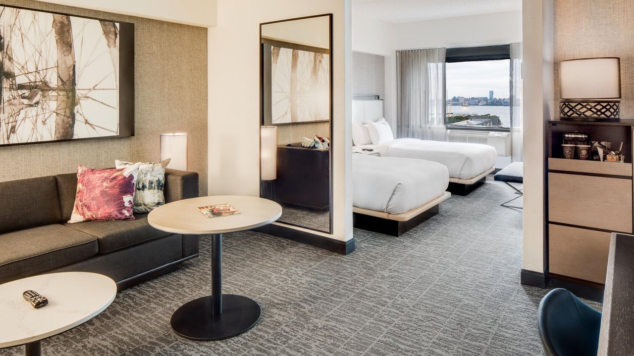 DoubleTree by Hilton Hotel & Suites Jersey City