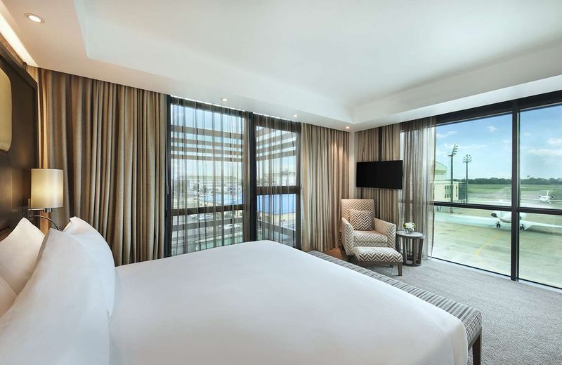 Legend Hotel Lagos Airport, Curio Collection By Hilton