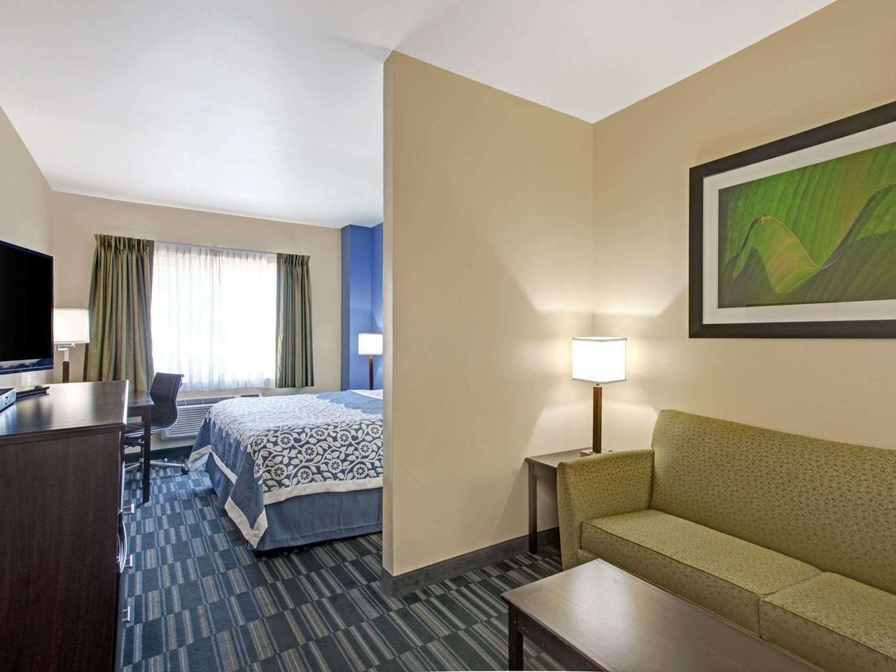 Days Inn & Suites by Wyndham Ozone Park/JFK Airport