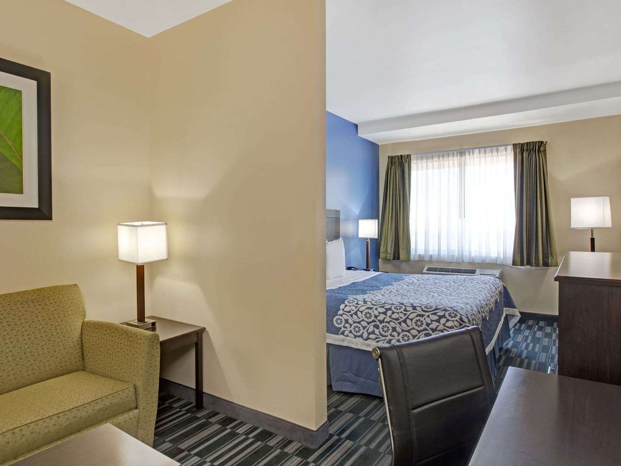 Days Inn & Suites by Wyndham Ozone Park/JFK Airport