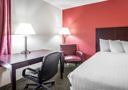 Comfort Inn & Suites Wyomissing - Reading