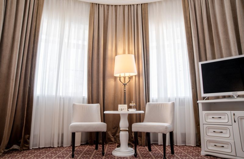 Attache Hotel