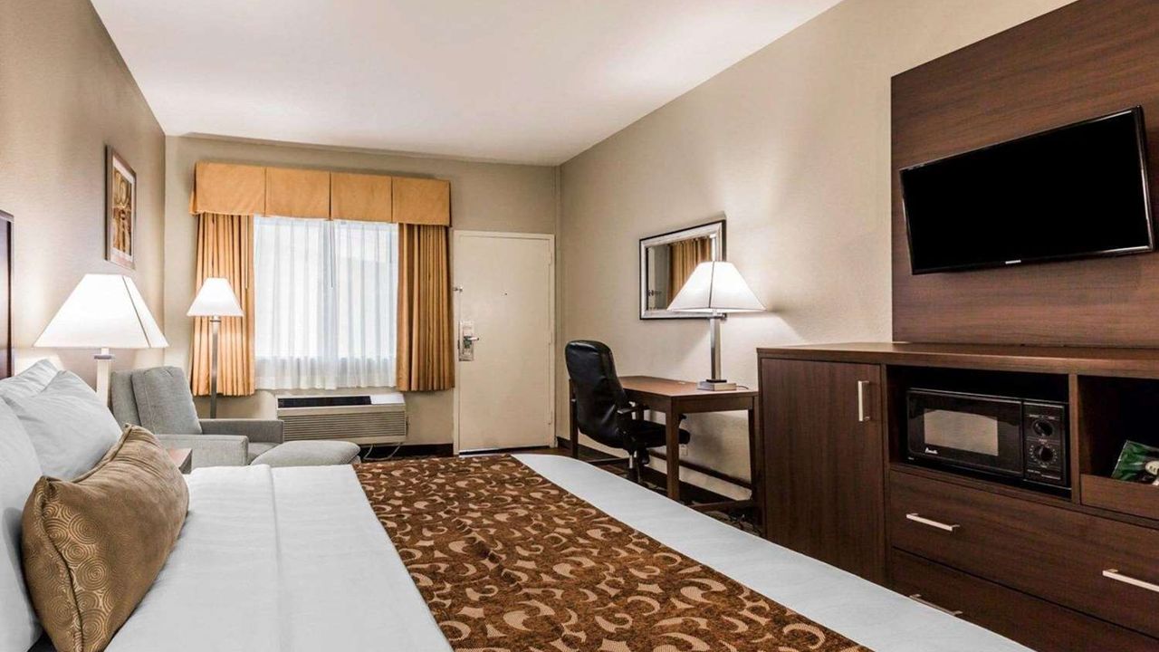 Comfort Inn & Suites Orange County John Wayne Airport