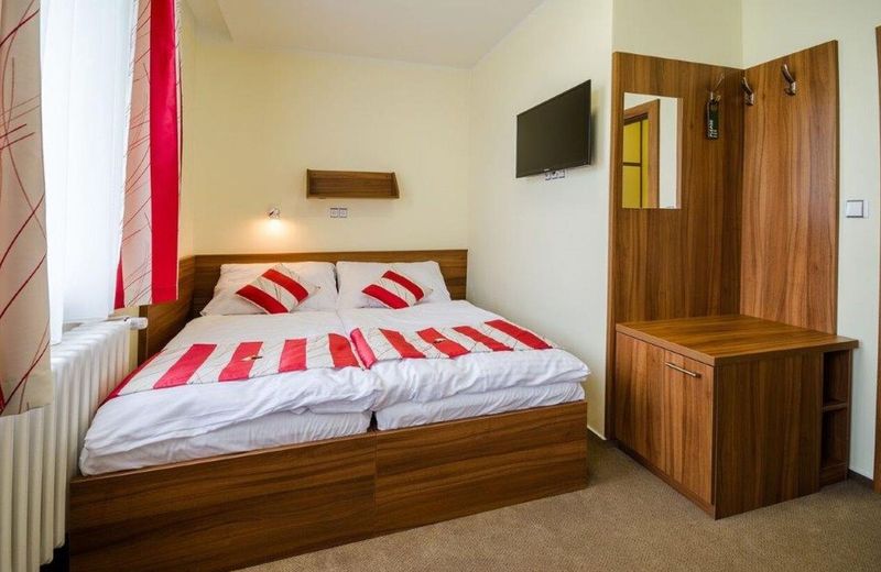 Hotel u Ledu