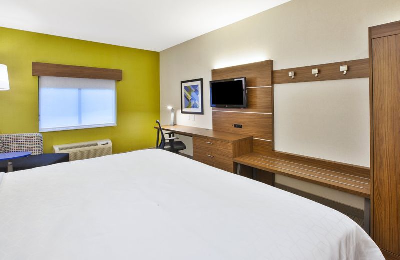Holiday Inn Express Rochester-Victor, an IHG Hotel