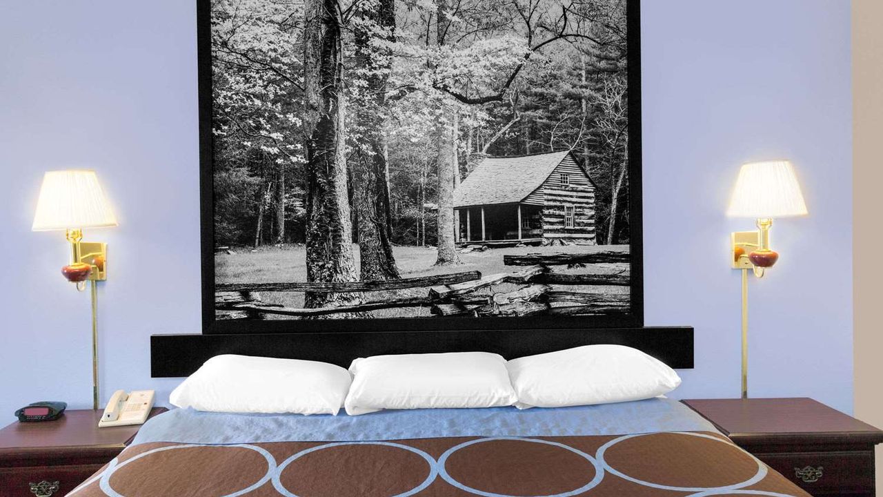 Super 8 by Wyndham Whiteville