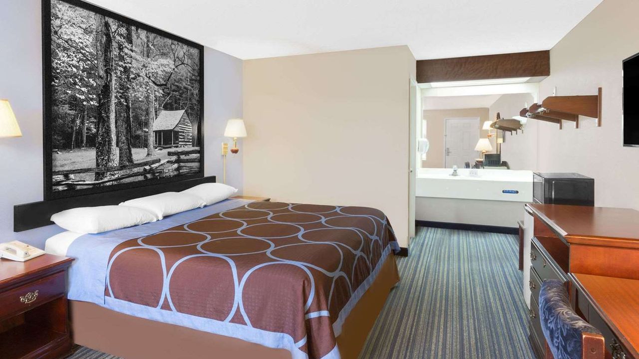 Super 8 by Wyndham Whiteville