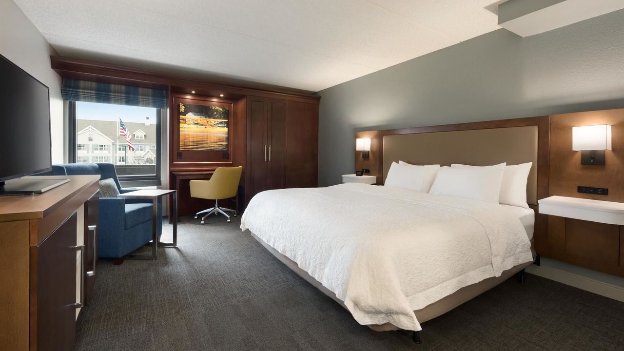 Hampton Inn Appleton-Fox River Mall Area