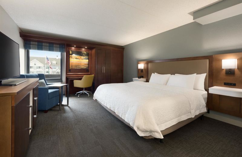 Hampton Inn Appleton-Fox River Mall Area