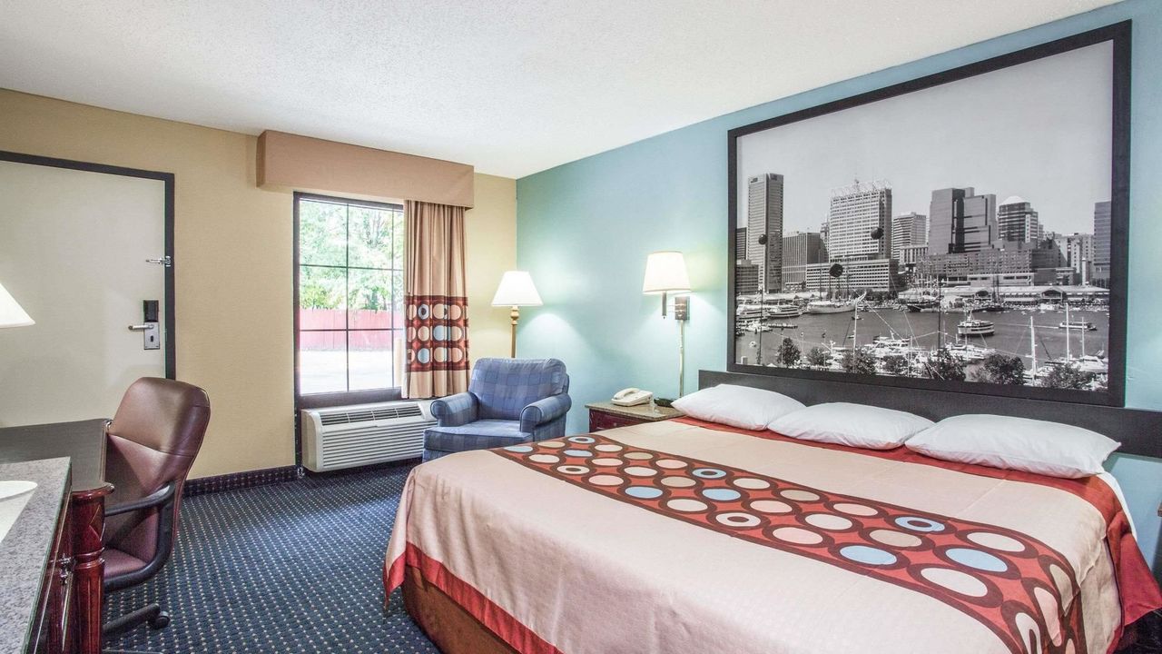 Super 8 by Wyndham Camp Springs/Andrews AFB DC Area