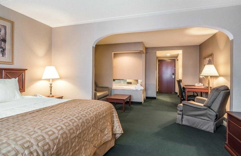Clarion Hotel - Downtown - University Area