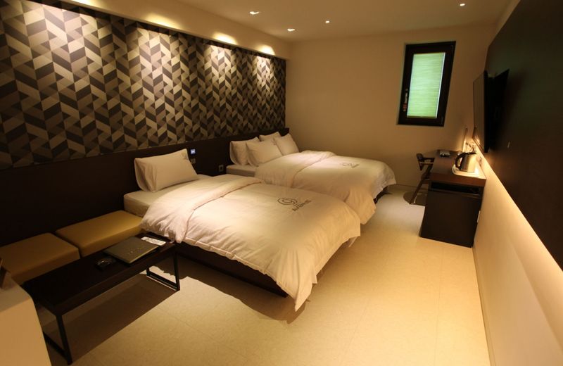 Avenue Nine Hotel
