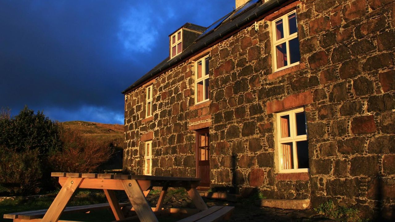 Glebe Barn - Hostel