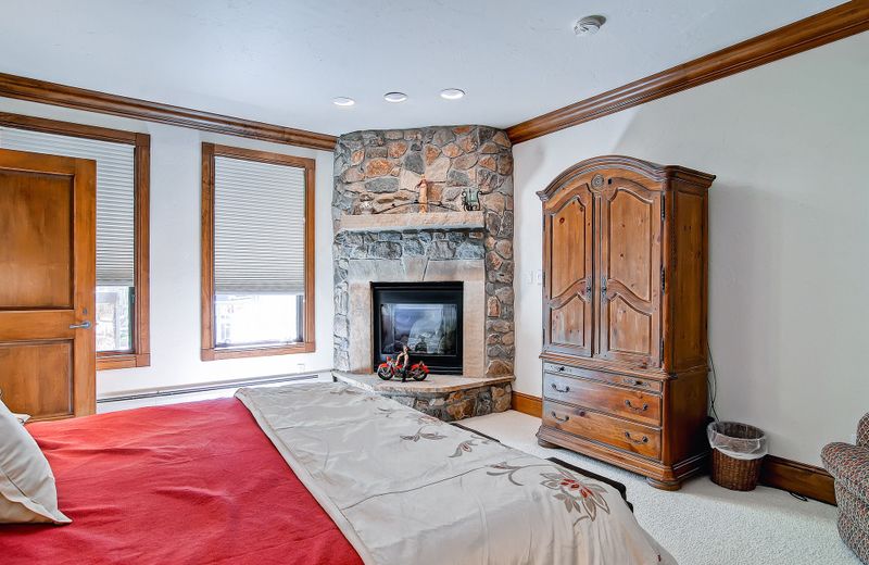 McCoy Peak Lodge by East West