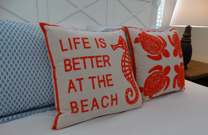 Sunny Shores Inn & Suites
