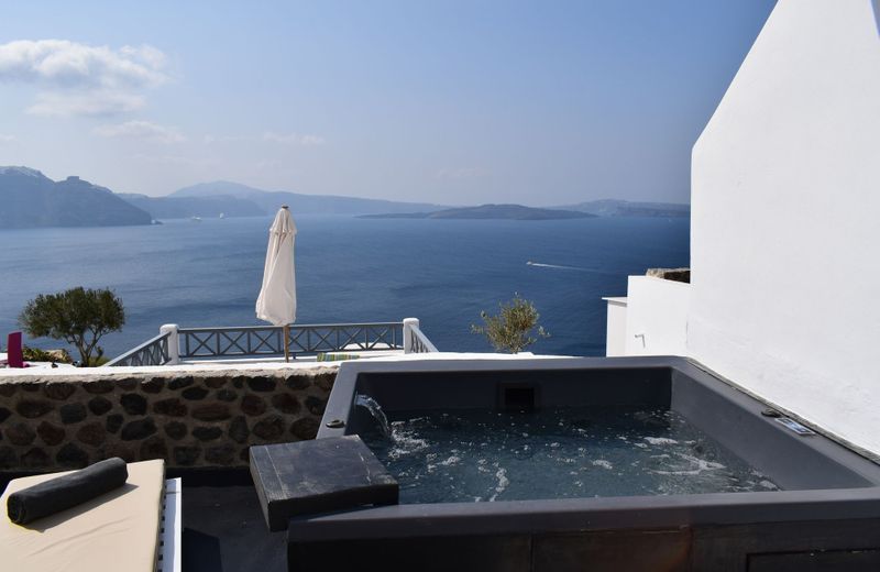 Solstice Luxury Suites