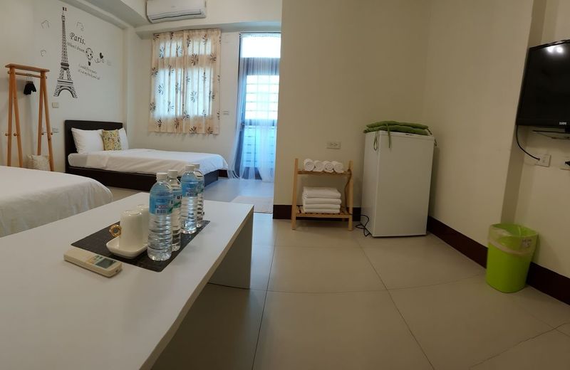 Small Wide Home