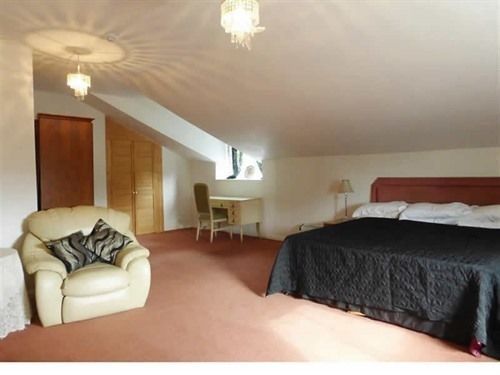 Black Bull A1 Lodge