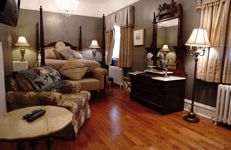 Monroe House Executive Guest Suites