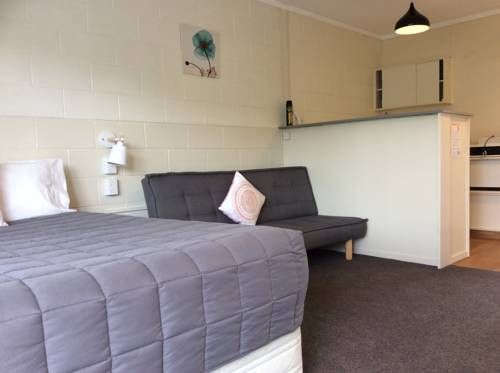 Racecourse Motel