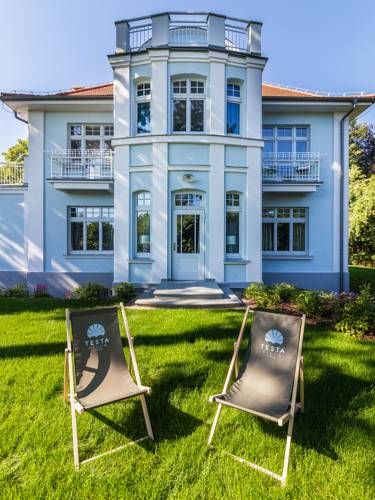 Outdoor Pictures 24