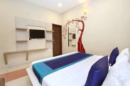 OYO 10070 Hotel Satkar Regency