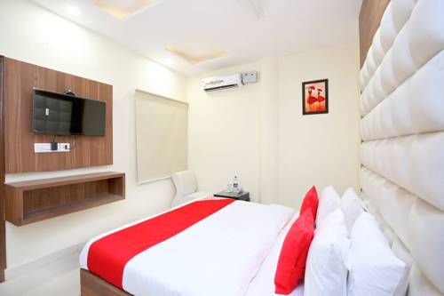 OYO 15975 Hotel 365