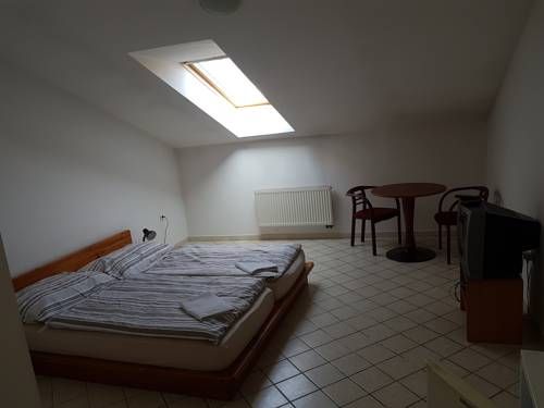 Hotel 28