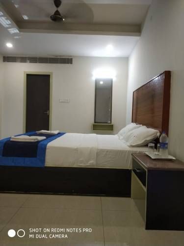 Hotel Rathna Park