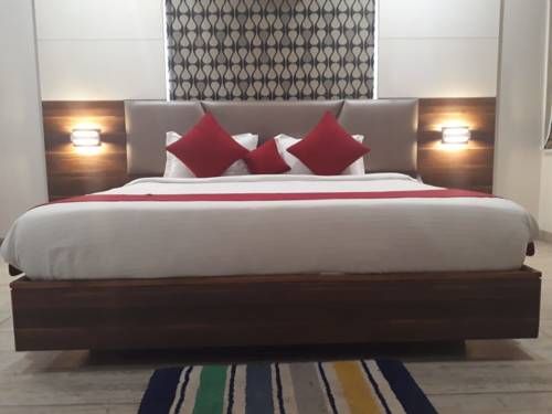 THE GRAND VARDHMAN HOTEL