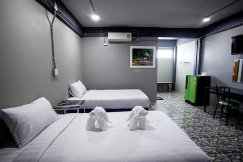 Baan Chang Hotel & Coffee House