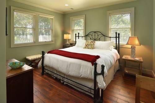 Bay Breeze Inn