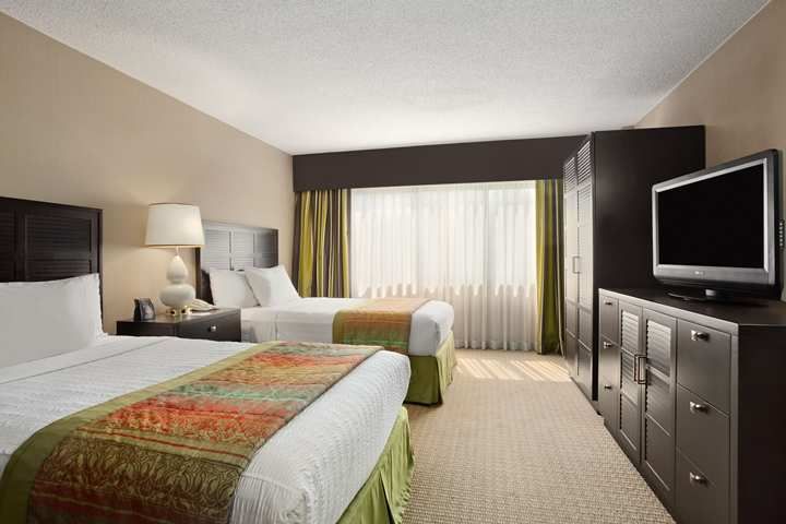 Embassy Suites Raleigh - Crabtree