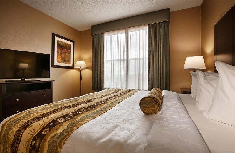 Best Western PLUS Hobby Airport Inn and Suites