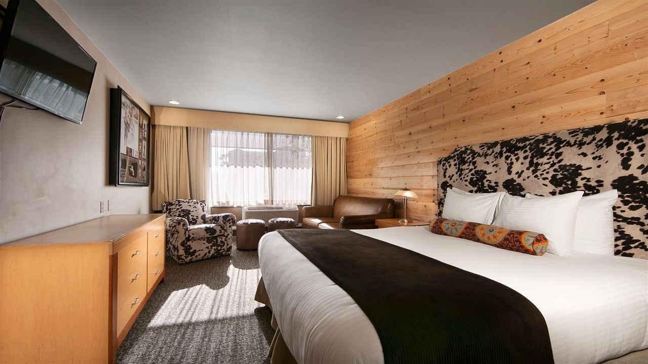 Best Western Plus Hollywood Hills Hotel