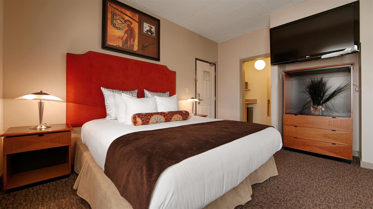 Best Western Plus Hollywood Hills Hotel