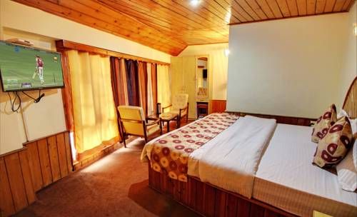 Hotel Pine Grove-Mall Road