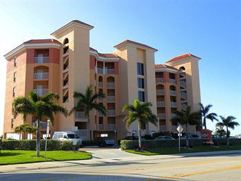Surf Beach Resort by Sunsational Beach Rentals