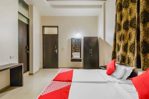 OYO 22349 Hotel Rainbow Inn
