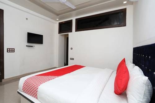 OYO Flagship 14945 Hotel UK-07