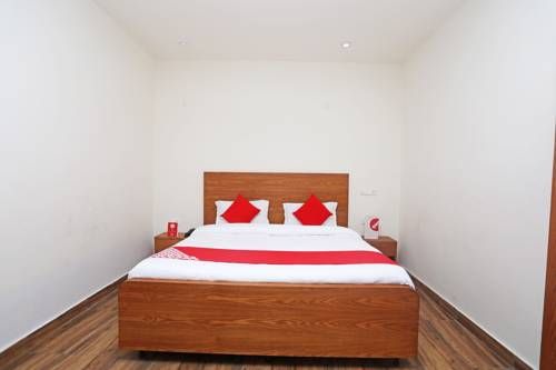OYO 18347 Hotel Mountain Inn