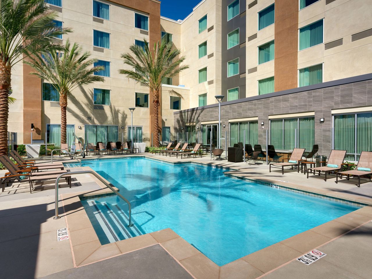 Courtyard by Marriott Los Angeles LAX/Hawthorne